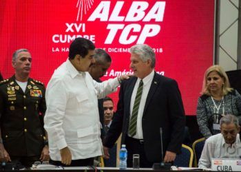 Los presidentes de Cuba, Miguel Díaz-Canel (c-d) y de Venezuela, Nicolás Maduro (c-i), durante la XVI Cumbre de Jefes de Estado y de Gobierno del Alba realizada el 14 de diciembre de 2018 en La Habana. Foto: Otmaro Rodríguez.