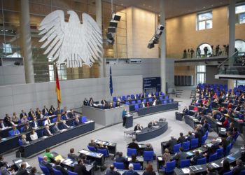Fotografía de archivo del 21 de noviembre de 2018 de la canciller alemana Angela Merkel en Bundestag. Foto: Ralf Hirschberger/dpa vía AP.