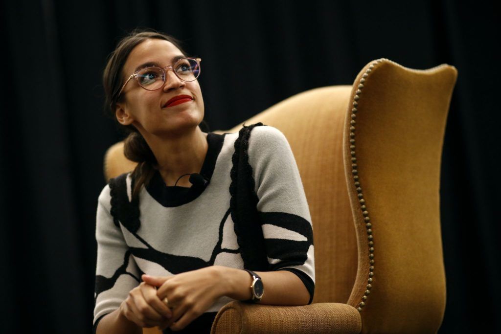 Alexandra Ocasio-Cortez la mujer más joven que ha llegado al Congreso en la historia de Estados Unidos. Foto: AP.