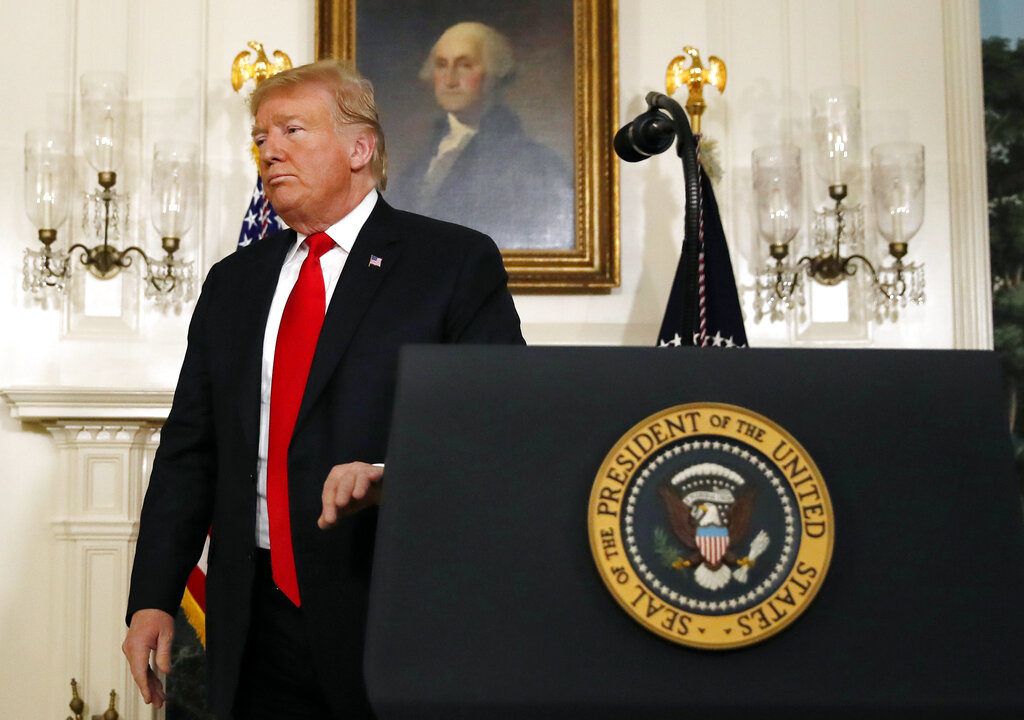 El presidente Donald Trump tras finalizar un discurso sobre el cierre parcial del gobierno en la Casa Blanca, Washington, 19 de enero de 2019. Foto: Alex Brandon / AP.