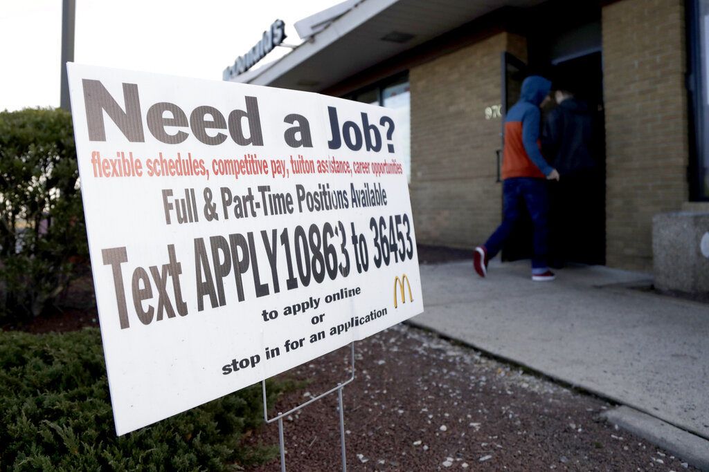 Un McDonald's donde se solicita empleados en Atlantic Highlands, Nueva Jersey el 3 de enero del 2019. Foto: Julio Cortez / AP / Archivo.