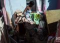 Danaisy Alfonso en su casa en Guanabacoa, seriamente dañada por el tornado del pasado 27 de enero de 2019. Foto: Otmaro Rodríguez.