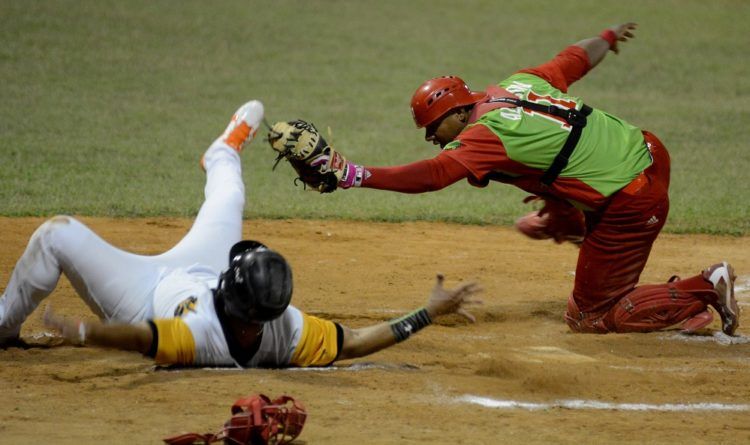 Villa Clara logró su primera victoria en la final contra Las Tunas. Foto: Gabriel García