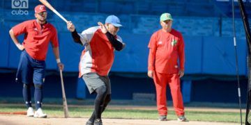 Imagen de archivo de un entrenamiento de una preselección cubana de béisbol. Foto: Gabriel García / Archivo.