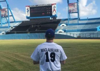 McLaughlin, un joven de 24 años, sueña con escuchar su nombre algún día por los parlantes del estadio Latinoamericano, la casa de los Leones de Industriales. Foto: Tomada de Facebook