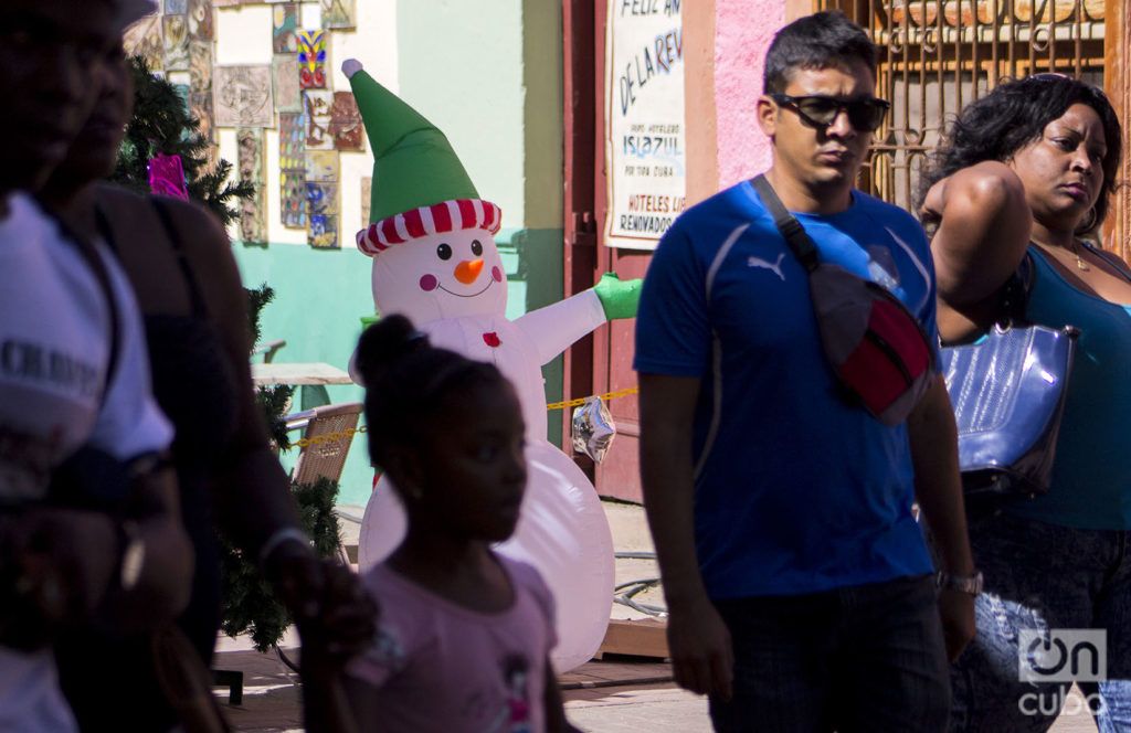 Motivos navideños en el fin de año en Santiago de Cuba. Foto: Frank Lahera Ocallaghan.
