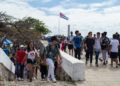 Jóvenes en la Feria Internacional del Libro de La Habana 2019, en la fortaleza de San Carlos de La Cabaña. Foto: Otmaro Rodríguez.