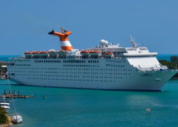 El barco Grand Celebration, de la compañía de cruceros Bahama Paradise. Foto: kidskunst.info