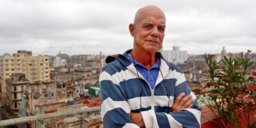 El periodista y escritor cubano Pedro Juan Gutiérrez, autor de la célebre "Trilogía sucia de La Habana". Foto: Ernesto Mastrascusa / EFE.