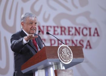 El presidente de México, Andrés Manuel López Obrador, habla en rueda de prensa en el Palacio Nacional de Ciudad de México, el 26 de febrero de 2019. Foto: Sáshenka Gutiérrez / EFE.