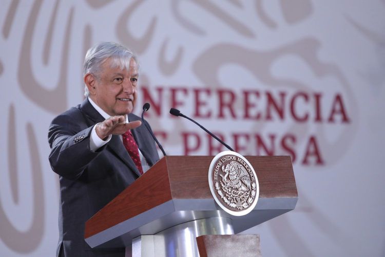 El presidente de México, Andrés Manuel López Obrador, habla en rueda de prensa en el Palacio Nacional de Ciudad de México, el 26 de febrero de 2019. Foto: Sáshenka Gutiérrez / EFE.