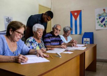 Colegio electoral del municipio Playa, en La Habana, durante el ensayo del referendo sobre la nueva Constitución cubana, realizado el 17 de febrero de 2019. Foto: Abel Padrón / Trabajadores.