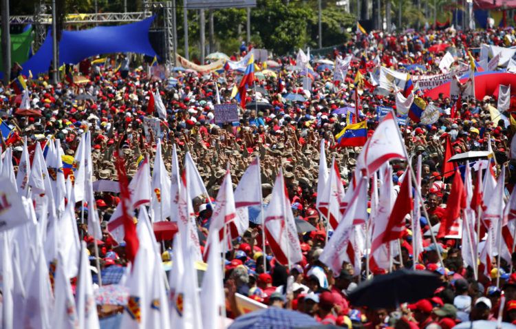 Simpatizantes del gobierno de Nicolás Maduro en un acto en Caracas, Venezuela, el sábado 2 de febrero de 2019. Foto: Ariana Cubillos / AP / Archivo.