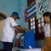 Votación en un colegio electoral de La Habana durante el referendo constitucional del 24 de febrero de 2019. Foto: Yander Zamora / EFE.