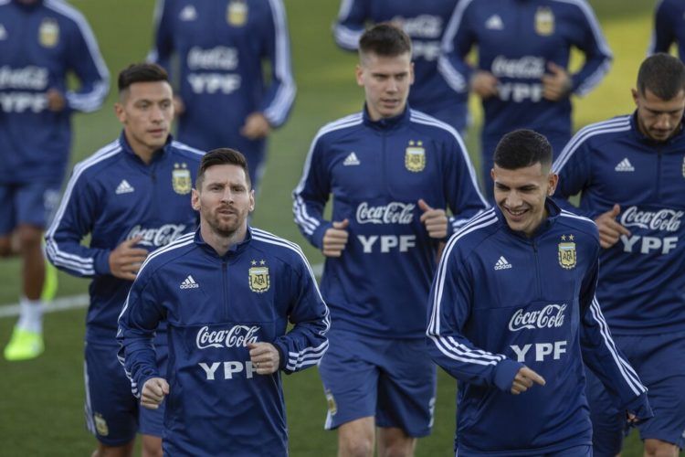 El delantero Lionel Messi durante un entrenamiento de la selección de Argentina en Madrid, el lunes 18 de marzo de 2019. Foto: Bernat Armangue / AP.