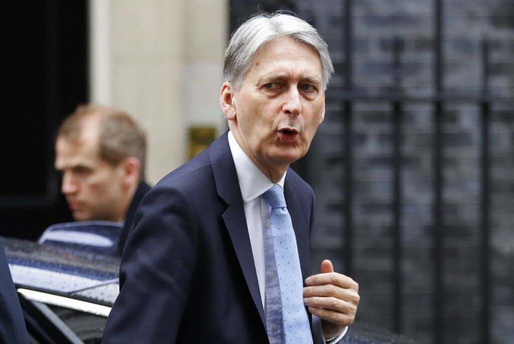 El ministro británico de Exteriores, Philip Hammond, llega a la sede del gobierno, en el 10 de Downing Street, Londres, el 14 de marzo de 2019. Foto: Kirsty Wigglesworth / AP.