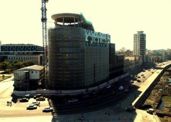 Vista de la construcción del Hotel Prado y Malecón, en La Habana. Foto: Naturaleza Secreta de Cuba-Facebook.