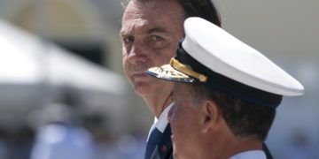 El presidente de Brasil, Jair Bolsonaro, asiste a una ceremonia por el 211 aniversario del Cuerpo de la Armada Brasileña en Río de Janeiro, el jueves 7 de marzo de 2019. Foto: Leo Correa / AP.