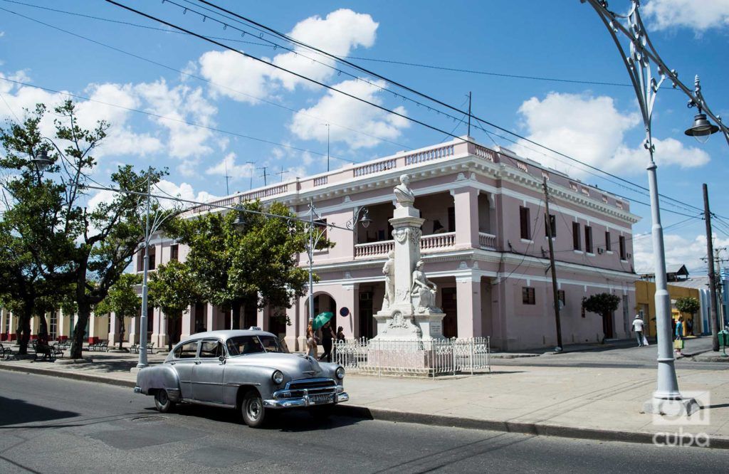 Paseo del Prado de Cienfuegos. Foto: Otmaro Rodríguez.