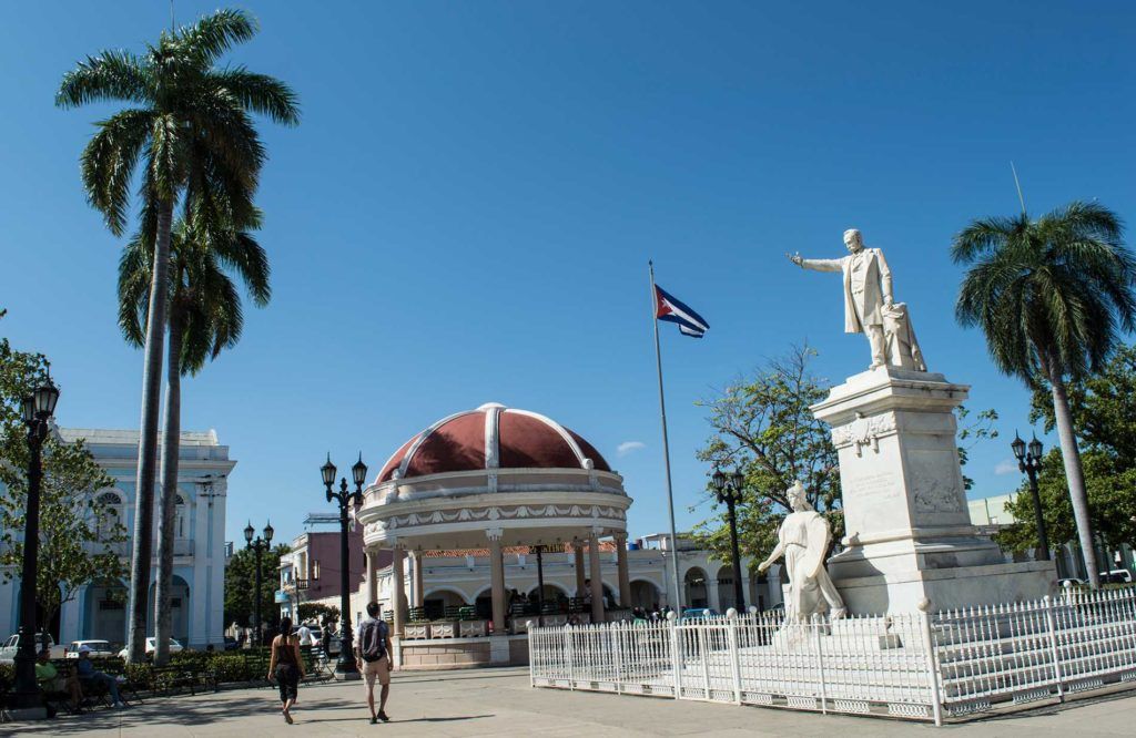 Parque José Martí, en Cienfuegos. Foto: Otmaro Rodríguez.