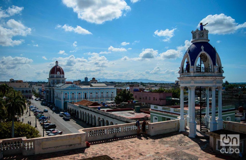 Terraza y torre del Palacio Ferrer, en Cienfuegos. Foto: Otmaro Rodríguez.