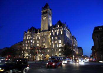 El hotel Trump International en Washington el 30 de enero de 2018. Foto: Alex Brandon / AP.