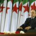 En esta imagen de archivo, tomada el 28 de abril de 2014, Abdelaziz Bouteflika, sentado en una silla de ruedas tras jurar como presidente de Argelia, en Argel. Foto: Sidali Djarboub / AP / Archivo.