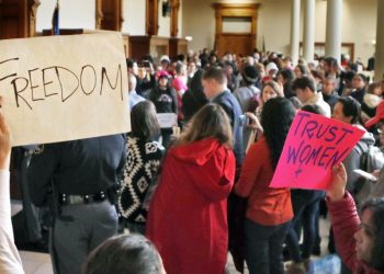 Protestas en Atlanta contra un proyecto de ley para ilegalizar el aborto. Foto: Bob Andres / AP / Archivo.