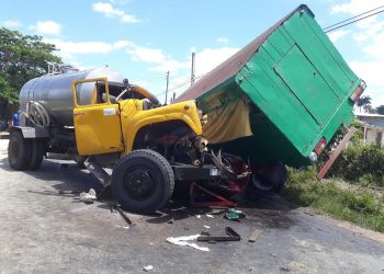 Accidente de tráfico en la carretera a San Juan y Martínez, en Pinar del Río, en abril de 2019. Foto: Periódico Guerrillero / Archivo.