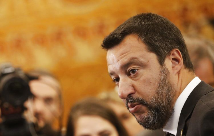 El ministro italiano del Interior, Matteo Salvini, responde a la prensa en la reunión de ministros del Interior del G7 en París, el viernes 5 de abril de 2019. Foto: Christophe Ena / AP.