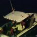 En esta fotografía proporcionada por la Guardia Costera de Estados Unidos, captada por un avión de ese cuerpo, puede apreciarse un bote descompuesto localizado a 210 kilómetros (130 millas náuticas) de la Península de Yucatán en México, el domingo 14 de abril de 2019. Foto: Contramaestre de tercera clase Brandon Giles/Guardia Costera de Estados Unidos vía AP.
