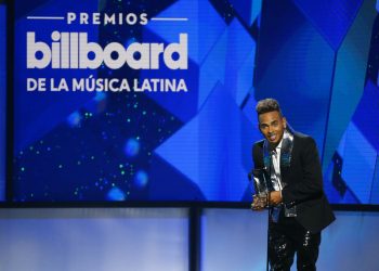 Ozuna recibe el premio artista "Latin Rhythm" del año, solista en la ceremonia de los Premios Billboard de la Música Latina, el jueves 25 de abril del 2019 en Las Vegas. Foto: Eric Jamison/Invision/AP.