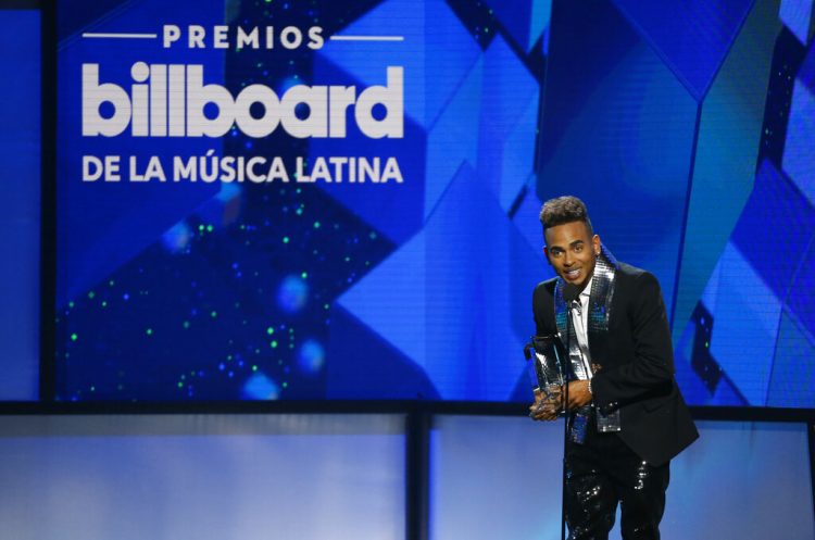 Ozuna recibe el premio artista "Latin Rhythm" del año, solista en la ceremonia de los Premios Billboard de la Música Latina, el jueves 25 de abril del 2019 en Las Vegas. Foto: Eric Jamison/Invision/AP.