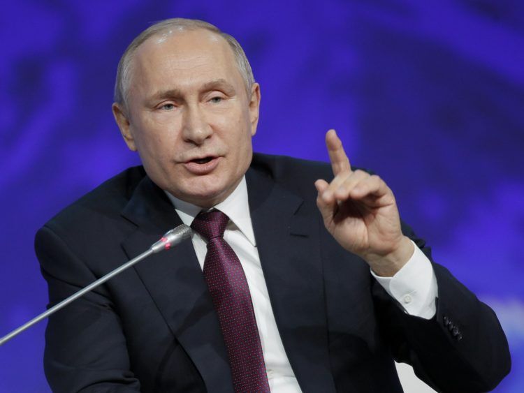 El presidente Putin ayer en San Petersburgo. Foto: Dmitri Lovetsky, AP.