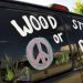 Una camioneta con el letrero "Woodstock or Bust" en el lugar donde se hizo el Festival de Woodstock en Bethel, Nueva York, el 14 de agosto de 2009. Foto: Stephen Chernin / AP.