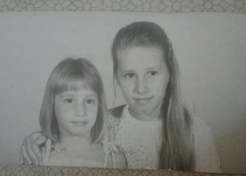 Las hermanas Elena y María cuando eran niñas. Foto: Página de Facebook dedicada a la búsqueda de María.