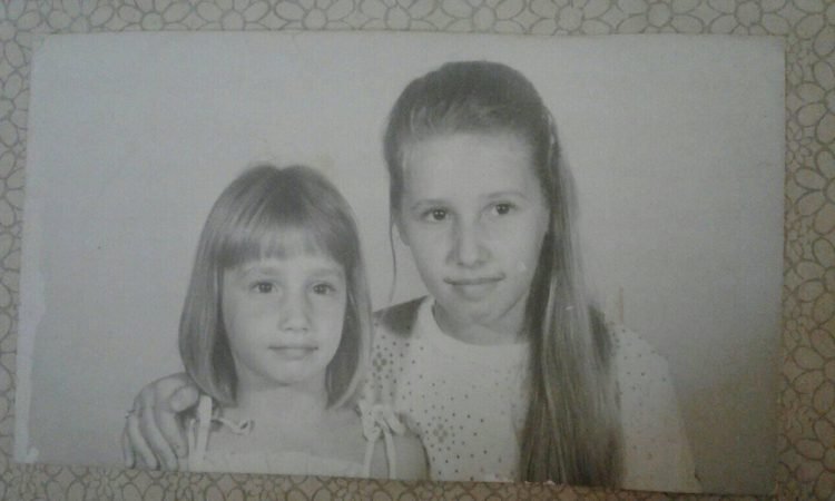 Las hermanas Elena y María cuando eran niñas. Foto: Página de Facebook dedicada a la búsqueda de María.