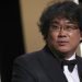 El director surcoreano Bong Joon-ho recibe la Palma de Oro por su sátira social "Parasite" en la 72da edición del festival de cine de Cannes, Francia, sábado 25 de mayo de 2019. Foto: Vianney Le Caer/Invision/AP.