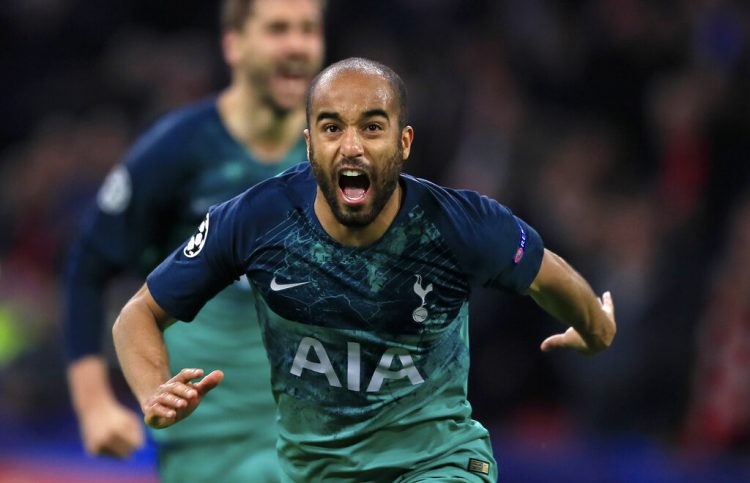 El brasileño Lucas Moura de Tottenham festeja tras anotar el tercer gol en la victoria 3-2 ante Ajax en la semifinal de la Liga de Campeones, el miércoles 8 de mayo de 2019, en Ámsterdam. (AP Foto/Peter Dejong)
