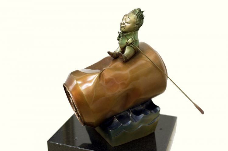 "El héroe", de la serie "Navegantes", escultura en bronce de Pedro Pablo Oliva. Foto: cortesía del artista.