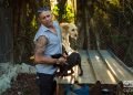 Ernesto en su refugio de perros al oeste de La Habana. Foto: Otmaro Rodríguez.