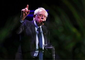 El precandidato demócrata Bernie Sanders, demócrata de Vermont, habla durante un foro el viernes 21 de junio de 2019 en Miami. Foto: Brynn Anderson / AP.