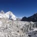 Fotografía del 2014 proporcionada por Joshua Maurer del glaciar Changri Nup en Nepal, gran parte cubierto por rocas. Foto: Joshua Maurer vía AP.