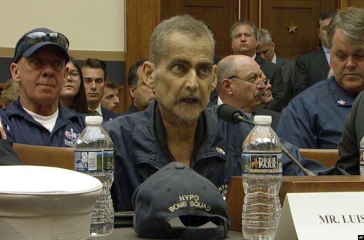 Rescatista Luis Álvarez durante su audiencia ante una comisión del Congreso de Estados Unidos. Foto: AP.