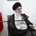 El líder supremo de Irán, el ayatolá Ali Jamenei interviene en una reunión en su residencia en Teherán, Irán. Foto: Oficina del Líder Supremo de Irán vía AP.