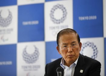 Toshiro Muto, CEO del comité organizador de Tokio 2020, escucha preguntas de reporteros durante una conferencia de prensa en Tokio, el 11 de junio de 2019. Foto: Jae C. Hong/AP.
