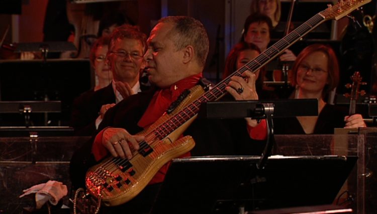 Carlos del Puerto en vivo junto a Orquesta Sinfónica. Foto: Tomada de indris.net.