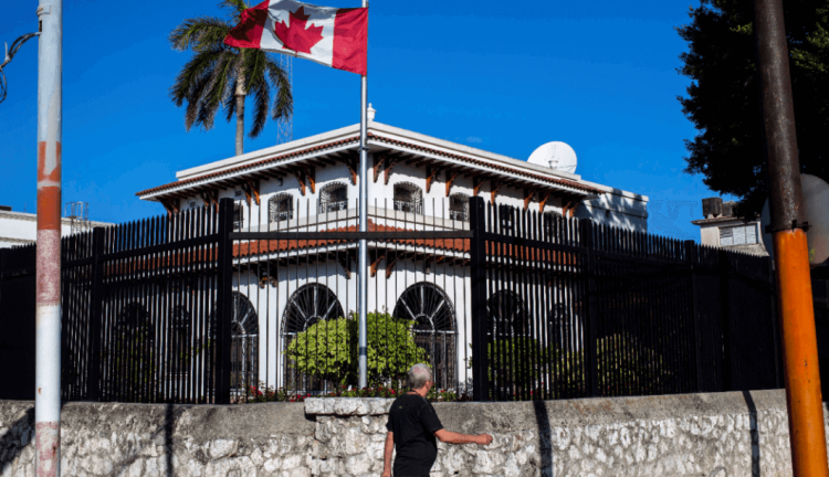 Embajada de Canadá en Cuba. Foto: AP/ Archivo.