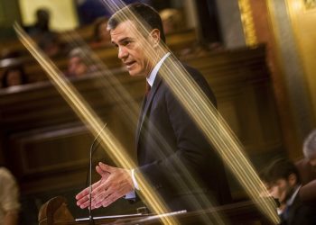 El presidente en funciones del gobierno español, Pedro Sánchez no consiguió este jueves la mayoría necesaria en el Congreso para convertirse en presidente de gobierno, a pesar de que su partido PSOE tuvo mayoría en las elecciones a finales de abril. Foto: Bernat Armangue.