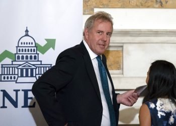 El exembajador británico en Estados Unidos, Kim Darroch. Foto: Sait Serkan Gurbuz/AP.